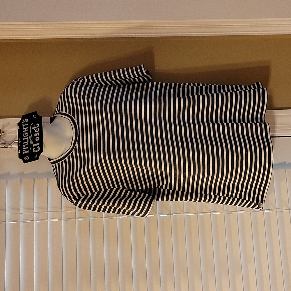 Saks Fifth Avenue Large Striped Top Short sleeve White and Blue